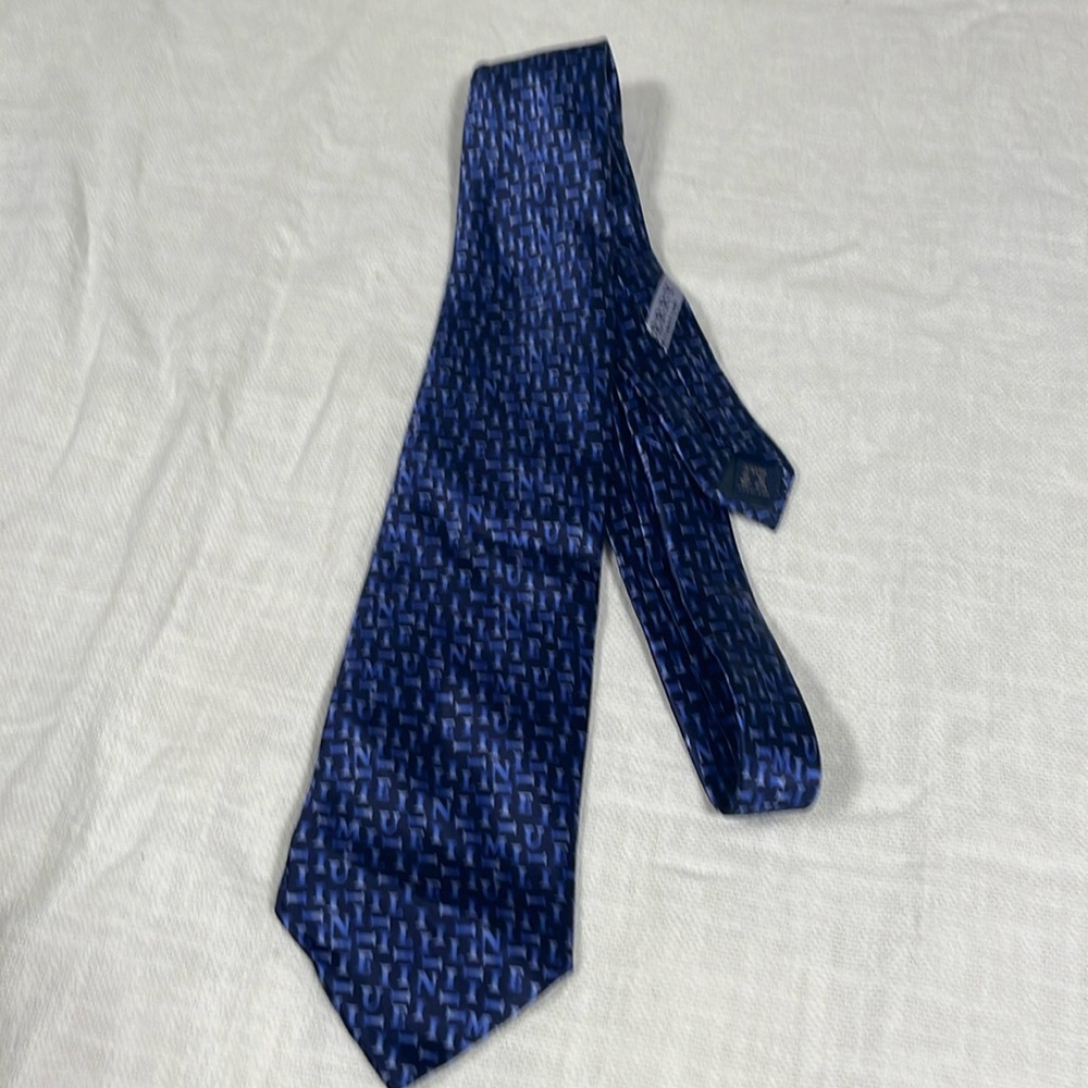 Burberry tie
